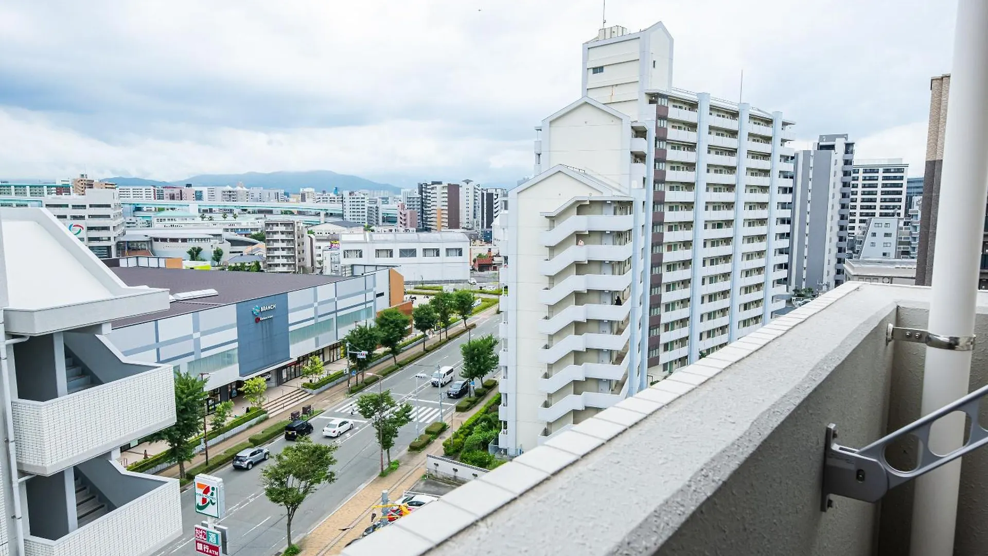 Presence Hakata Apartment Fukuoka